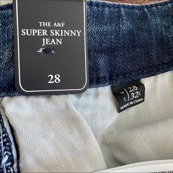 Abercrombie & Fitch Super Skinny Jeans - Picture 5 of 6
